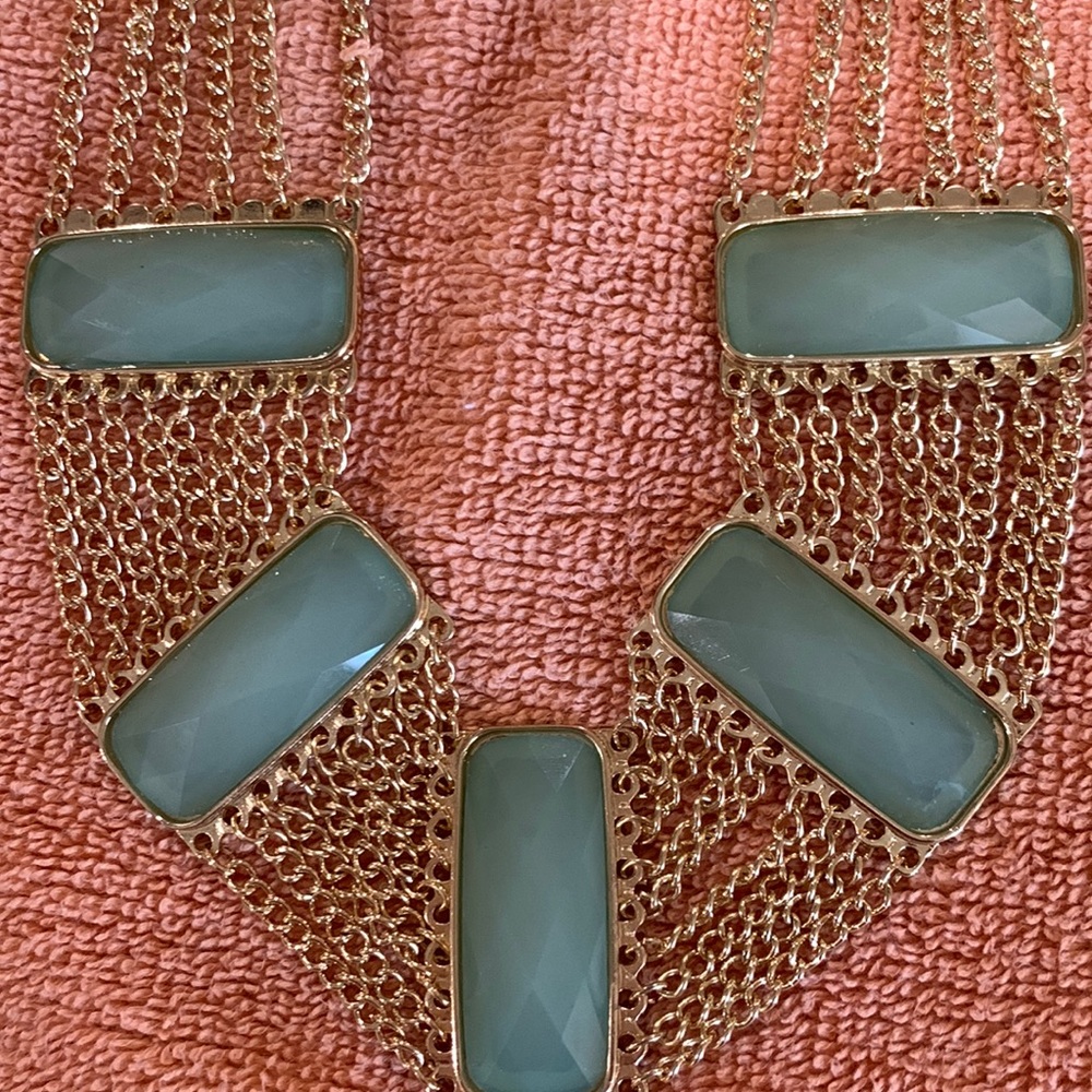 NECKLACE GOLD TONE